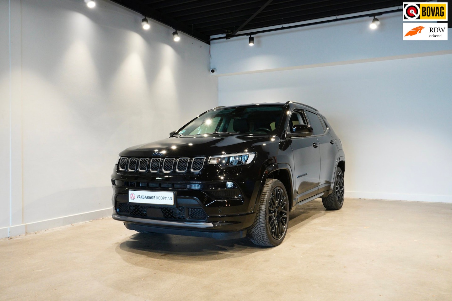 Jeep Compass - 4xe 240 Plug-in Hybrid Electric S Stoel/Stuurverwarming|360|Adaptief - AutoWereld.nl