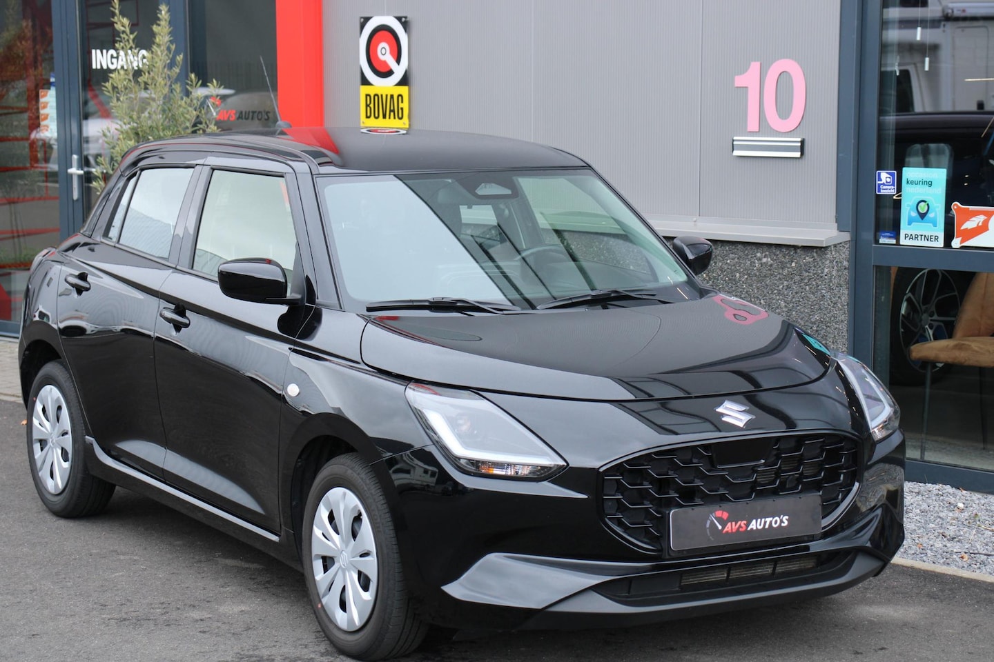 Suzuki Swift - 1.2 Comfort Smart Hybrid CAMERA, AIRCO,CLIMA, LED, CARPLAY, NEW MODEL - AutoWereld.nl