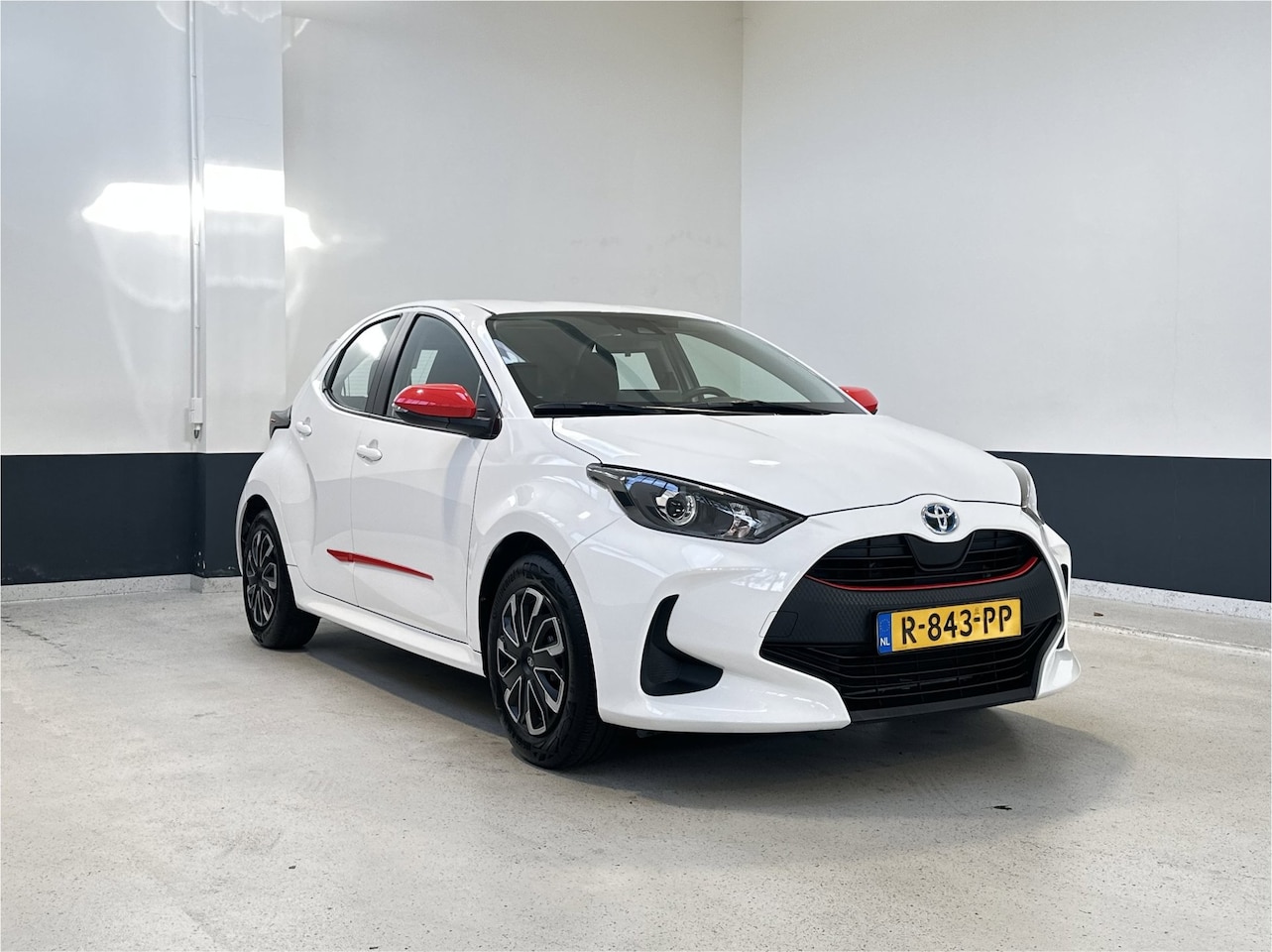 Toyota Yaris - 1.5 Hybrid Active | Camera | Carplay/ Android Auto| PDC | NL | 1 EIg| - AutoWereld.nl