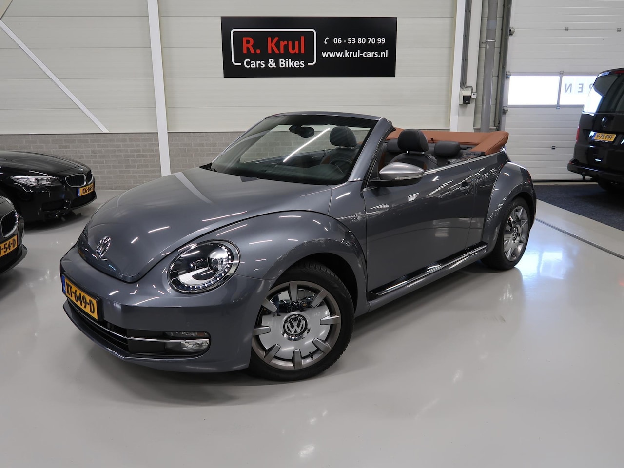 Volkswagen Beetle Cabriolet - 2.0 TSI Sport Karmann 220pk Automaat Leer/alcantara Airco-ecc Xenon Stoelverwarming 18 inc - AutoWereld.nl