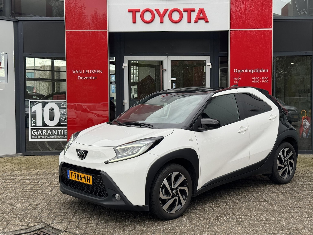 Toyota Aygo X - PULSE AUTOMAAT APPLE/ANDROID CARPLAY PARKEERCAMERA DAB RABIO - AutoWereld.nl