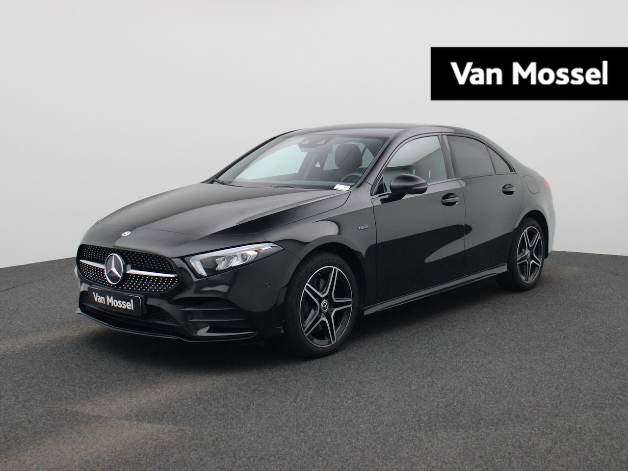 Mercedes-Benz A-klasse - Limousine A 250 e AMG Line | Automaat | Climate Control | Achteruitrijcamera | Sfeerverlic - AutoWereld.nl