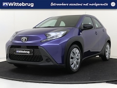 Toyota Aygo X - 1.0 VVT-i MT Play Apple Carplay | Airco | Camera | All season banden |