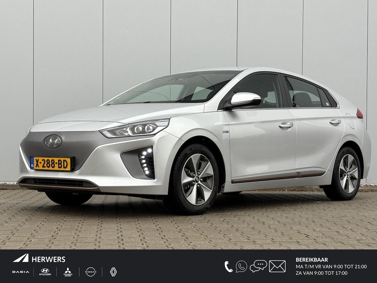 Hyundai IONIQ - Comfort EV / SOH 100% / Airco / Automaat / Stoelverwarming / All Season banden / Apple Car - AutoWereld.nl