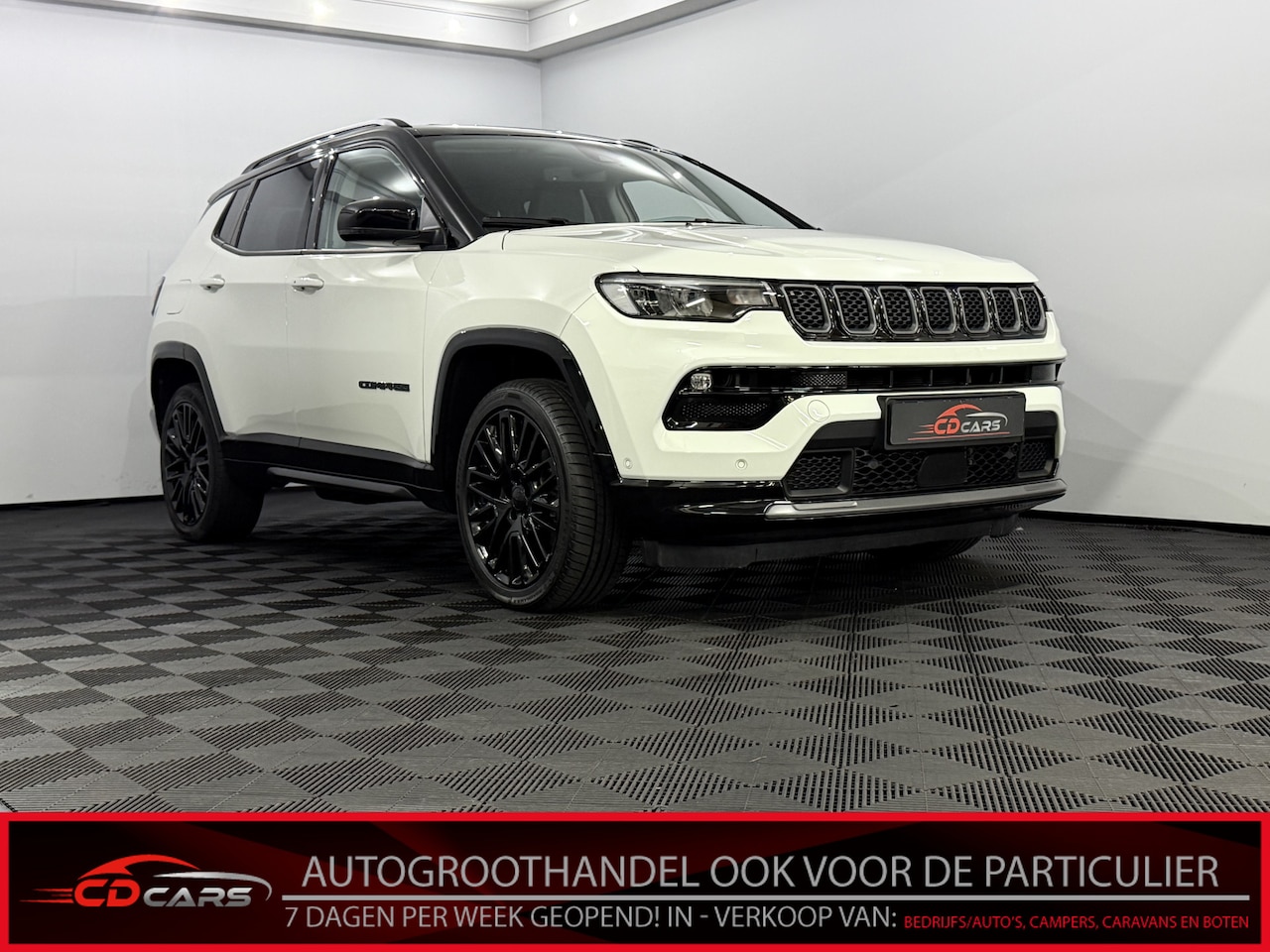 Jeep Compass - 4xe 240 Plug-in Hybrid Electric S Leder, Camera, Navi, Elektrische achterklep, Keyless sta - AutoWereld.nl