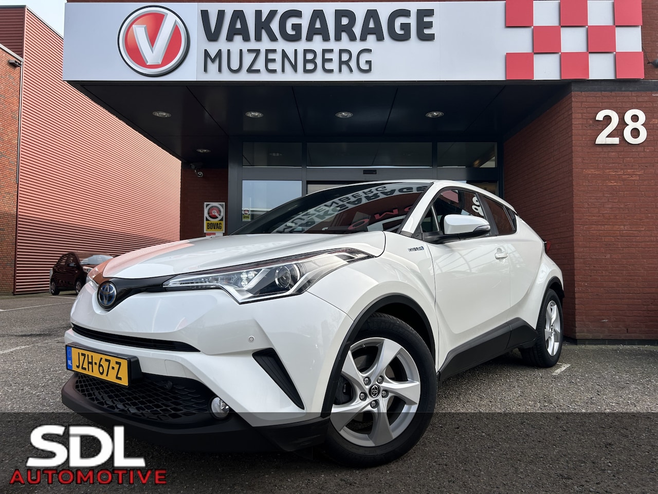Toyota C-HR - 1.8 Hybrid Dynamic // KEYLESS // LED // NAVI // CAMERA // PDC V+A // ADAPTIVE CRUISE // TR - AutoWereld.nl