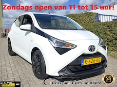 Toyota Aygo - 1.0 VVT-i x-Play, Camera, Carplay 31-12-2020 Zondag OPEN