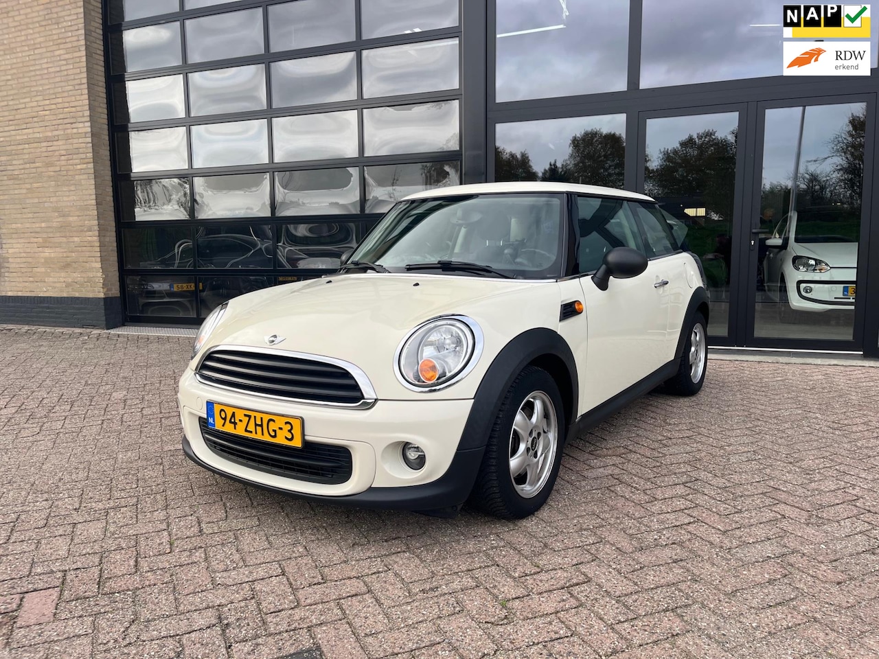 MINI One - Mini 1.6 Business Line, Navi, Airco, zuinig - AutoWereld.nl