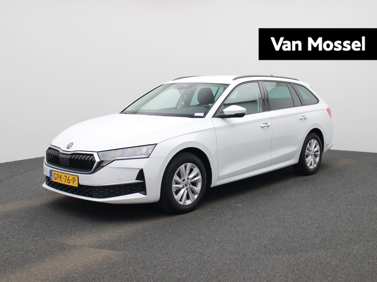 Skoda Octavia Combi - 1.5 TSI MHEV Business Edition Metallic lak | Donker getint glas achter | Travel Assist Pak - AutoWereld.nl