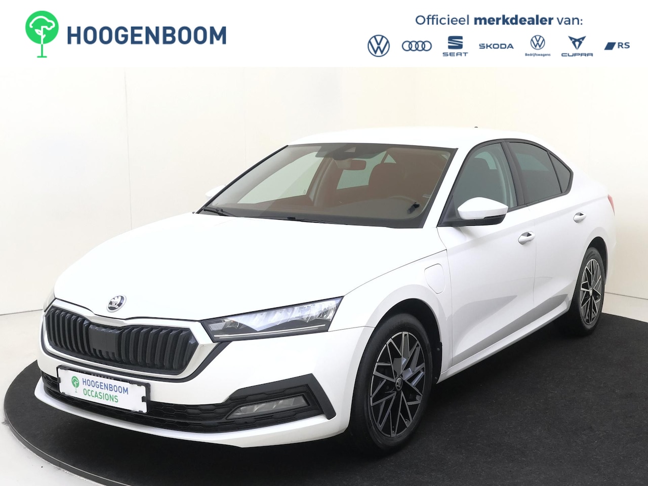 Skoda Octavia - 1.4 TSI iV PHEV Business Edition | SoH 94% | Trekhaak | Cruise control | CarPlay | Stoel- - AutoWereld.nl