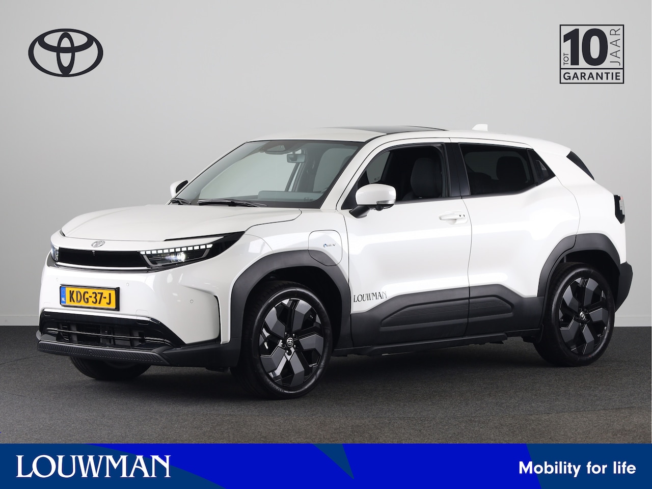 Toyota Urban Cruiser - Executive 61 kWh *DEMO* | Panoramadak | 360° Camera | Navigatie | JBL | - AutoWereld.nl