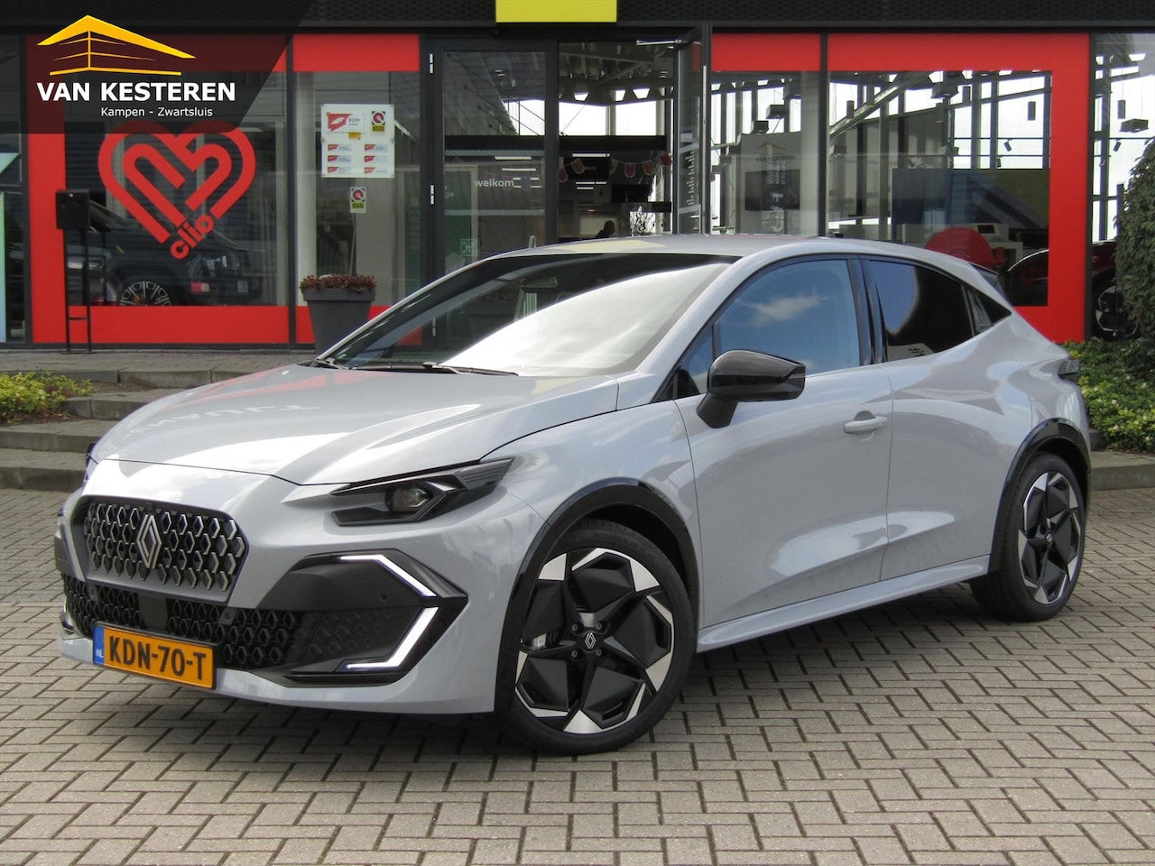 Renault Clio - 6 Techno 1.8 E-Tech Full Hybrid 160pk / Navigatie / 360 Camera / Stoelverwarming - AutoWereld.nl