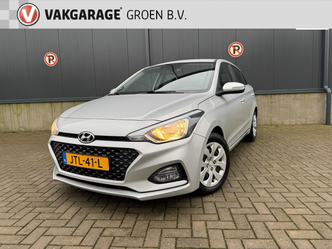 Hyundai i20 - 1.0 T-GDI Comfort / camera / cruise / airco / stuur + stoelverwarming ! - AutoWereld.nl