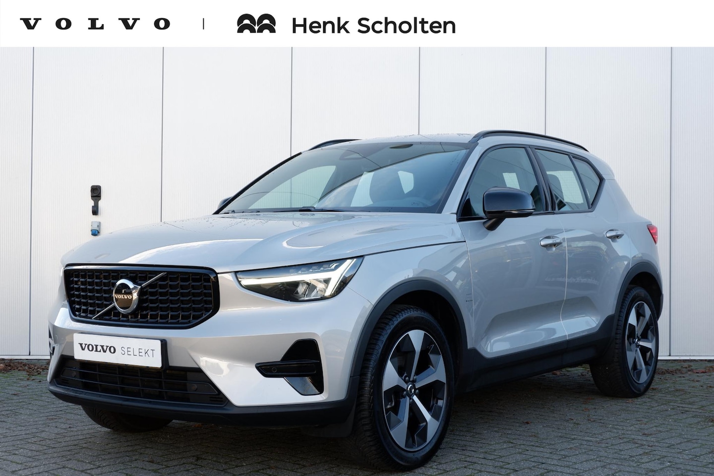 Volvo XC40 - 2.0 B4 Plus Dark | Verwarmbare voorstoelen | Verwarmbaar stuurwiel | Verwarmbare voorruit - AutoWereld.nl