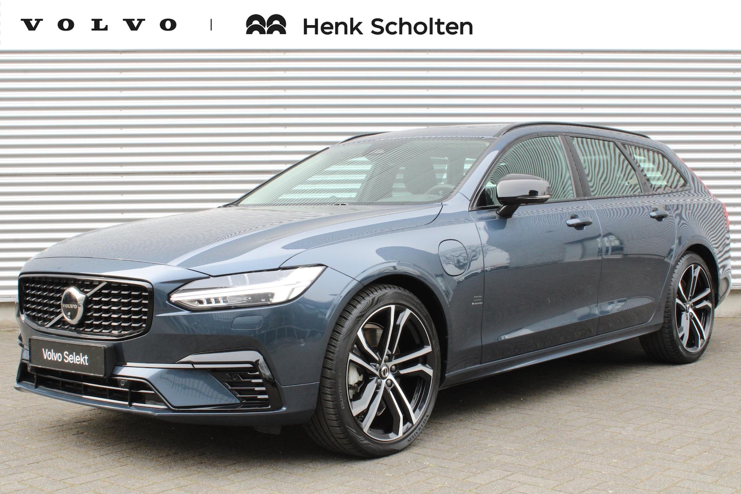 Volvo V90 - T8 Automaat Plug-in hybrid AWD Ultra Dark | Luchtvering | Bowers & Wilkins Audiosysteem | - AutoWereld.nl