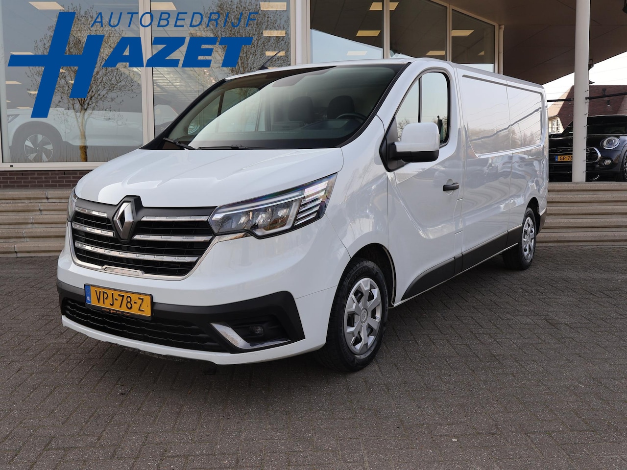 Renault Trafic - 2.0 dCi 130 T30 L2H1 WORK EDITION + APPLE CARPLAY | LED | CRUISE | AIRCO - AutoWereld.nl