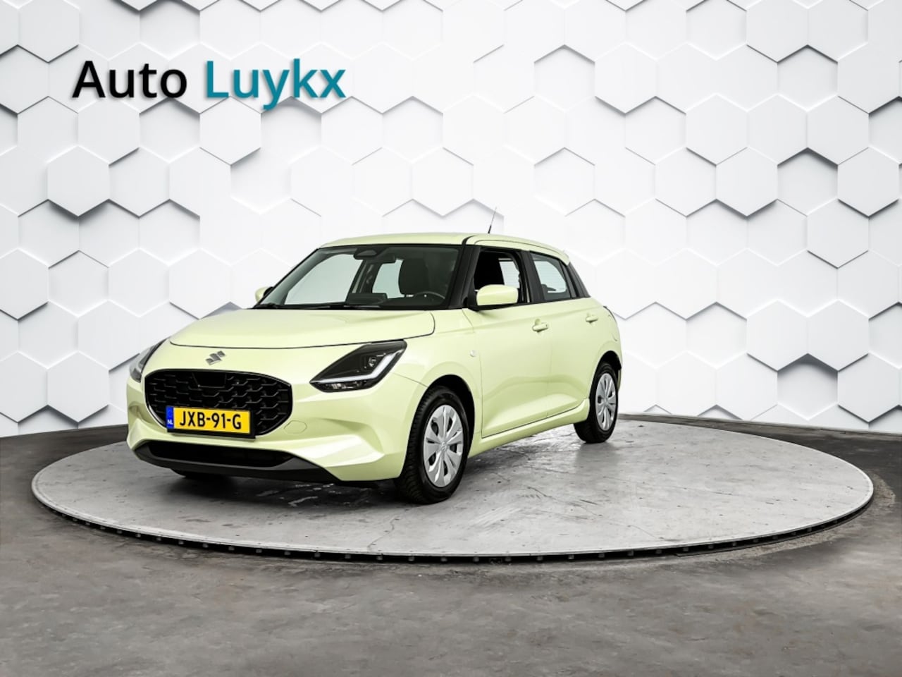 Suzuki Swift - 1.2 Comfort Smart Hybrid | Navigatie | Adaptieve Cruise Control | Allseason Banden - AutoWereld.nl