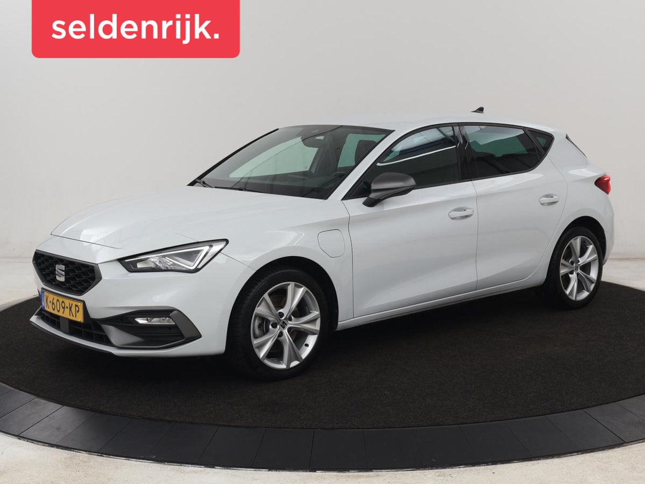 SEAT Leon - 1.4 TSI eHybrid PHEV FR | Trekhaak | Adaptive cruise | Carplay | Sfeerverlichting | Naviga - AutoWereld.nl