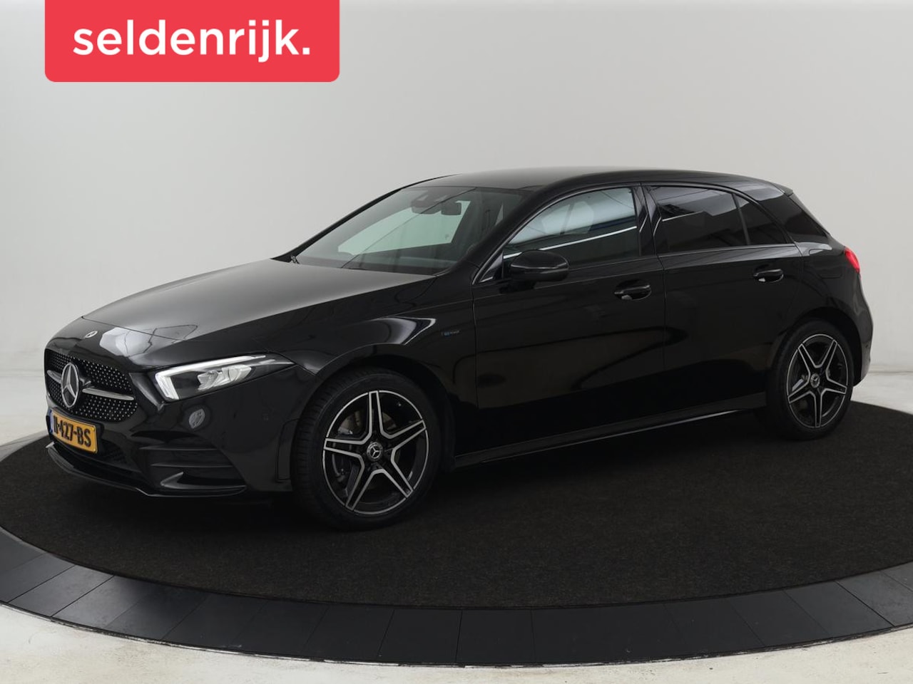 Mercedes-Benz A-klasse - 250e AMG Limited | Carplay | Stoelverwarming | Camera | Leder/Alcantara | Sfeerverlichting - AutoWereld.nl