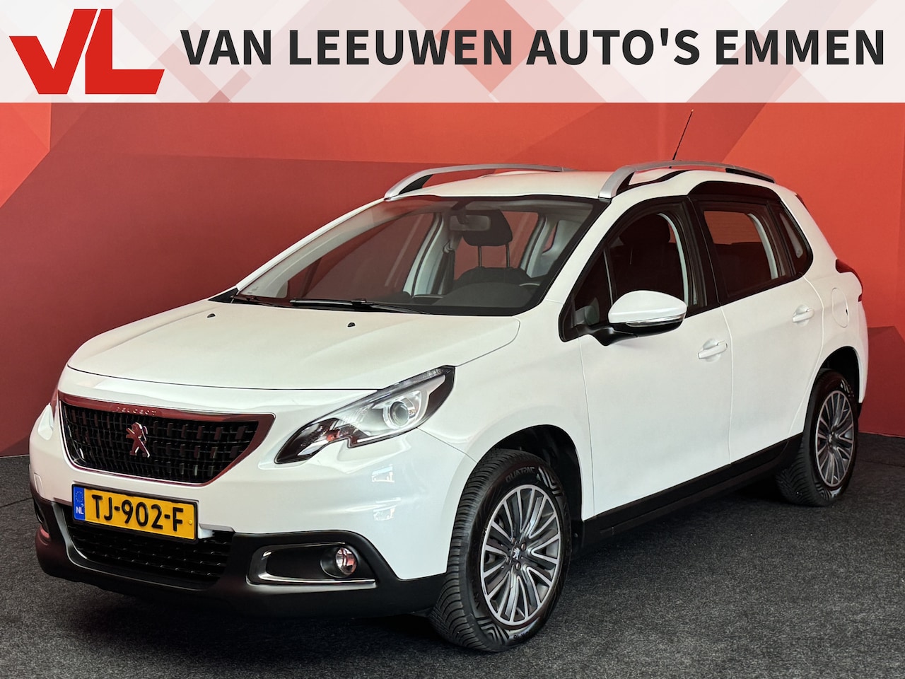 Peugeot 2008 - 1.2 PureTech Allure  | Automaat | Navigatie | Climate Control | Trekhaak | PDC | - AutoWereld.nl