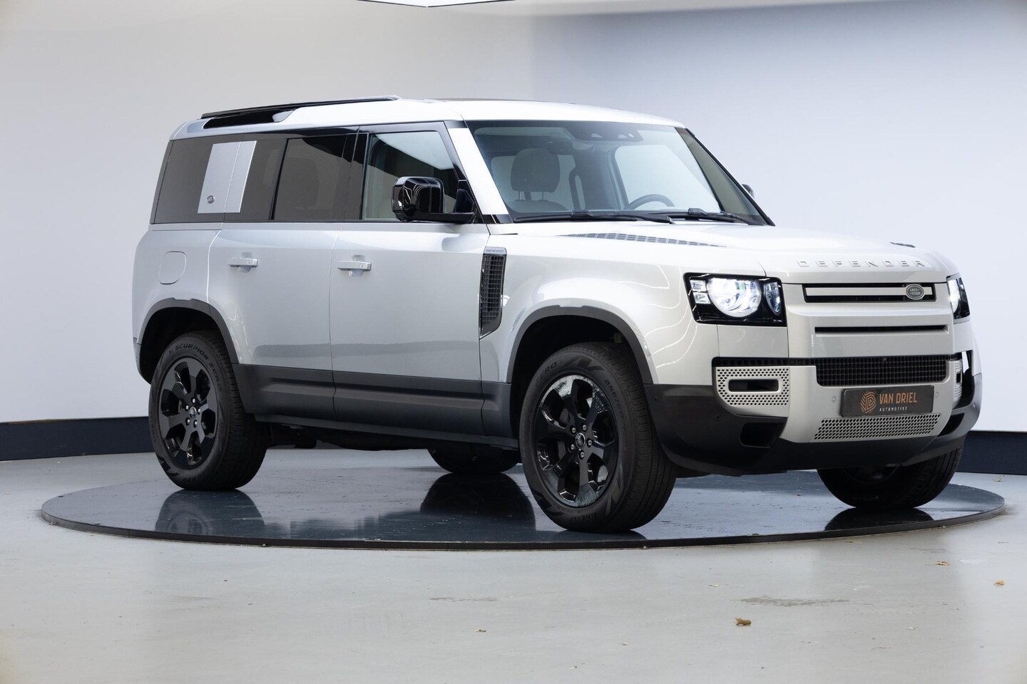 Land Rover Defender 110 - 2.0 P400e 110 S | Cold Climate Pack | Panoramadak | - AutoWereld.nl