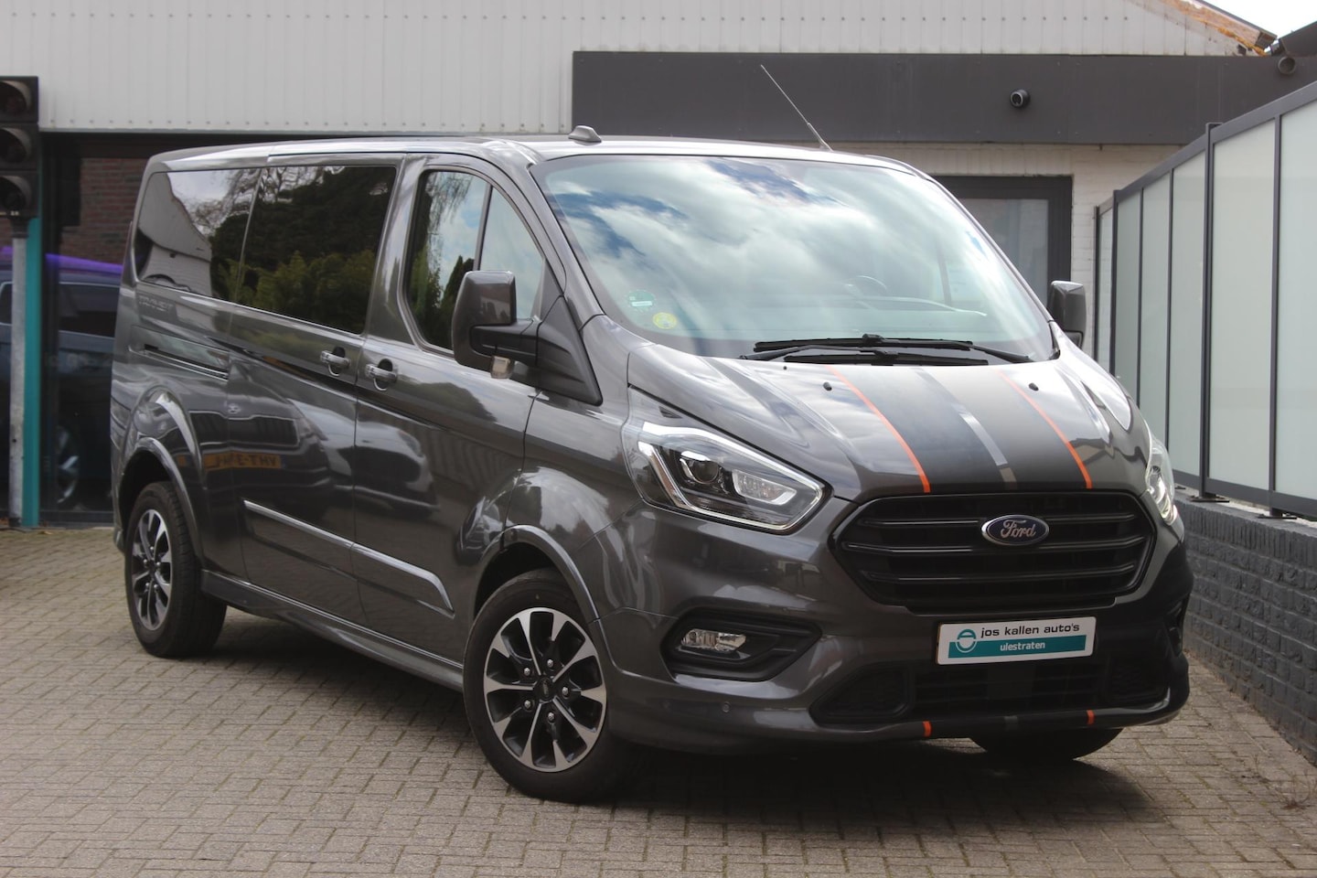 Ford Transit Custom - 320 2.0 TDCI L2H1 DC Sport Full Option!! Fabrieksgarantie! - AutoWereld.nl
