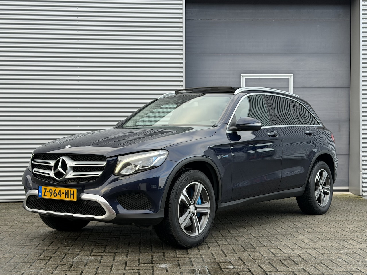 Mercedes-Benz GLC-klasse - 350e 4MATIC Premium I PHEV I Clima I Leder I Pano.dak I Trekhaak - AutoWereld.nl