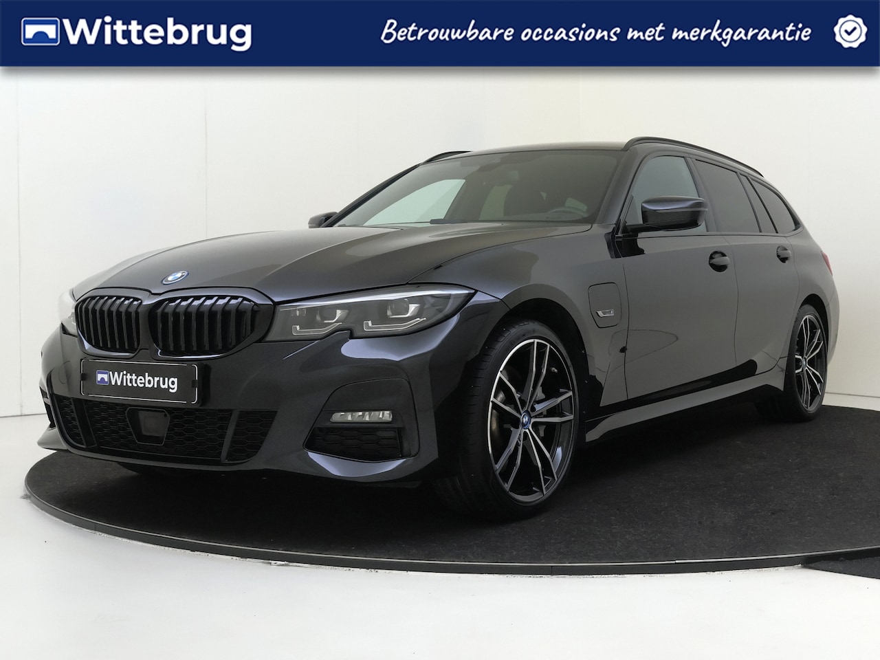 BMW 3-serie Touring - 330e xDrive High Executive | Stoel en Stuurverwaming  | M-Sport | Elektrische Achterklep | - AutoWereld.nl