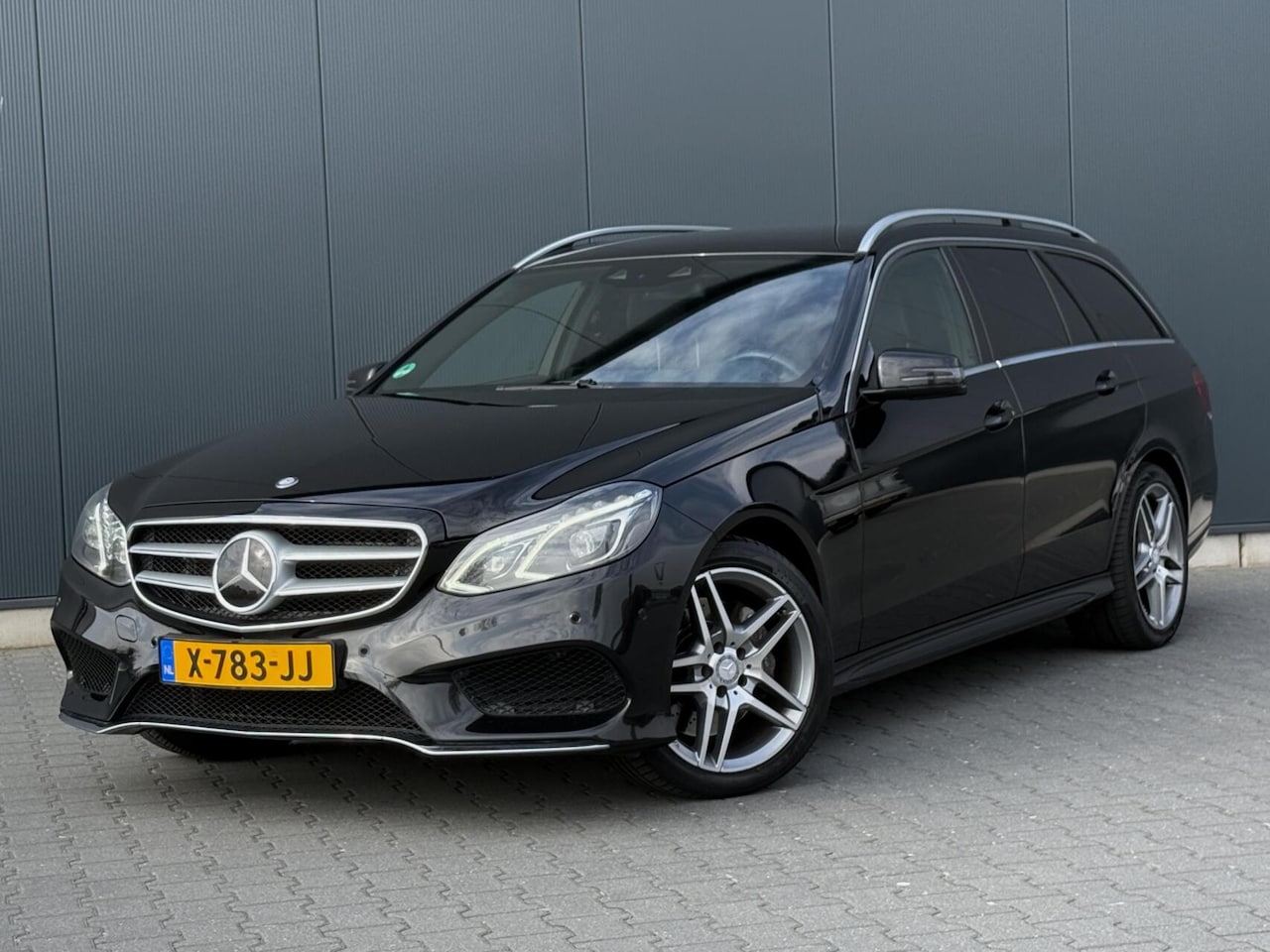 Mercedes-Benz E-klasse Estate - 400 AMG-Pakket - Luchtvering - Led - Adaptief - Volle Uitvoering - AutoWereld.nl