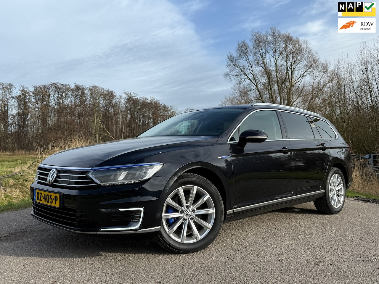 Volkswagen Passat Variant - 1.4 TSI GTE Connected Series Automaat slechts 167.402 km! Navi Clima 17" Velgen PDC Cruise - AutoWereld.nl