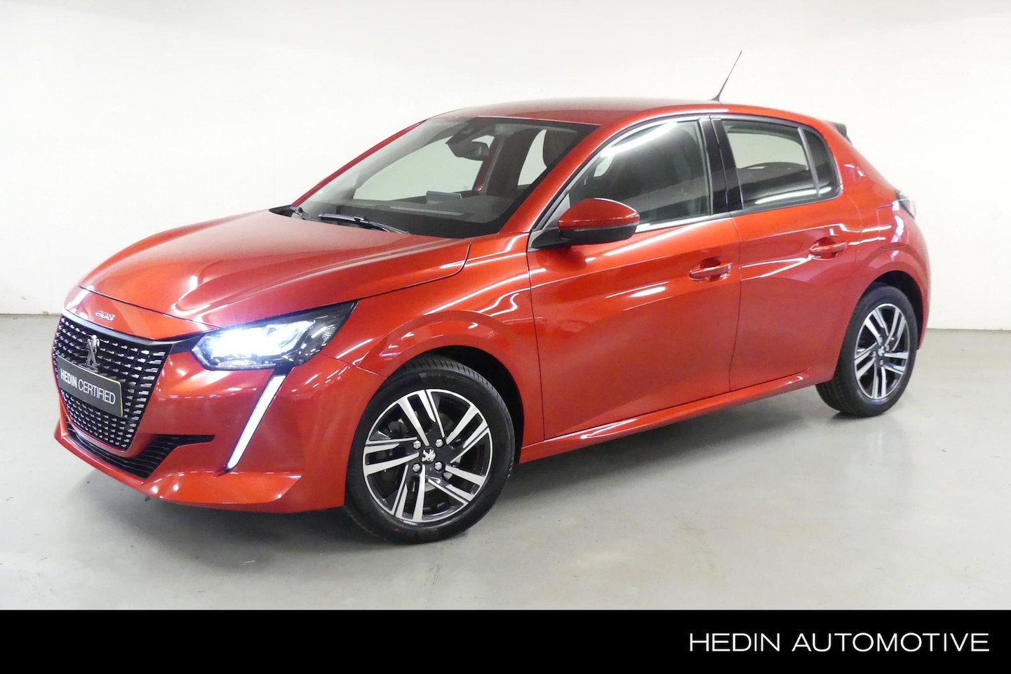 Peugeot 208 - 1.2 PureTech Allure | Multimedia & Navigatie | Camera | Climate Control | Parkeersensoren - AutoWereld.nl