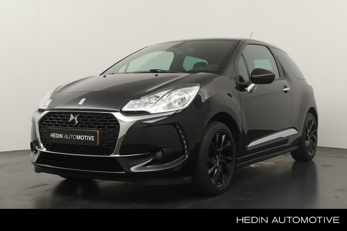 DS 3 - 1.2 110pk Connected Chic AUTOMAAT | Navigatie | Camera | Climate control | Cruise Control - AutoWereld.nl