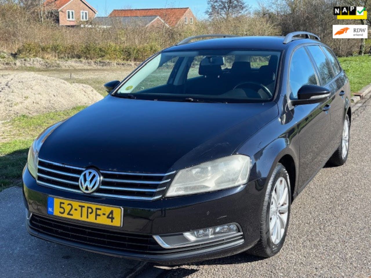 Volkswagen Passat Variant - 1.6 TDI Trendline BlueMotion ECC Audio-CD/MP3 Navigatie LMV 16" Cruisecontrol Dealeronderh - AutoWereld.nl