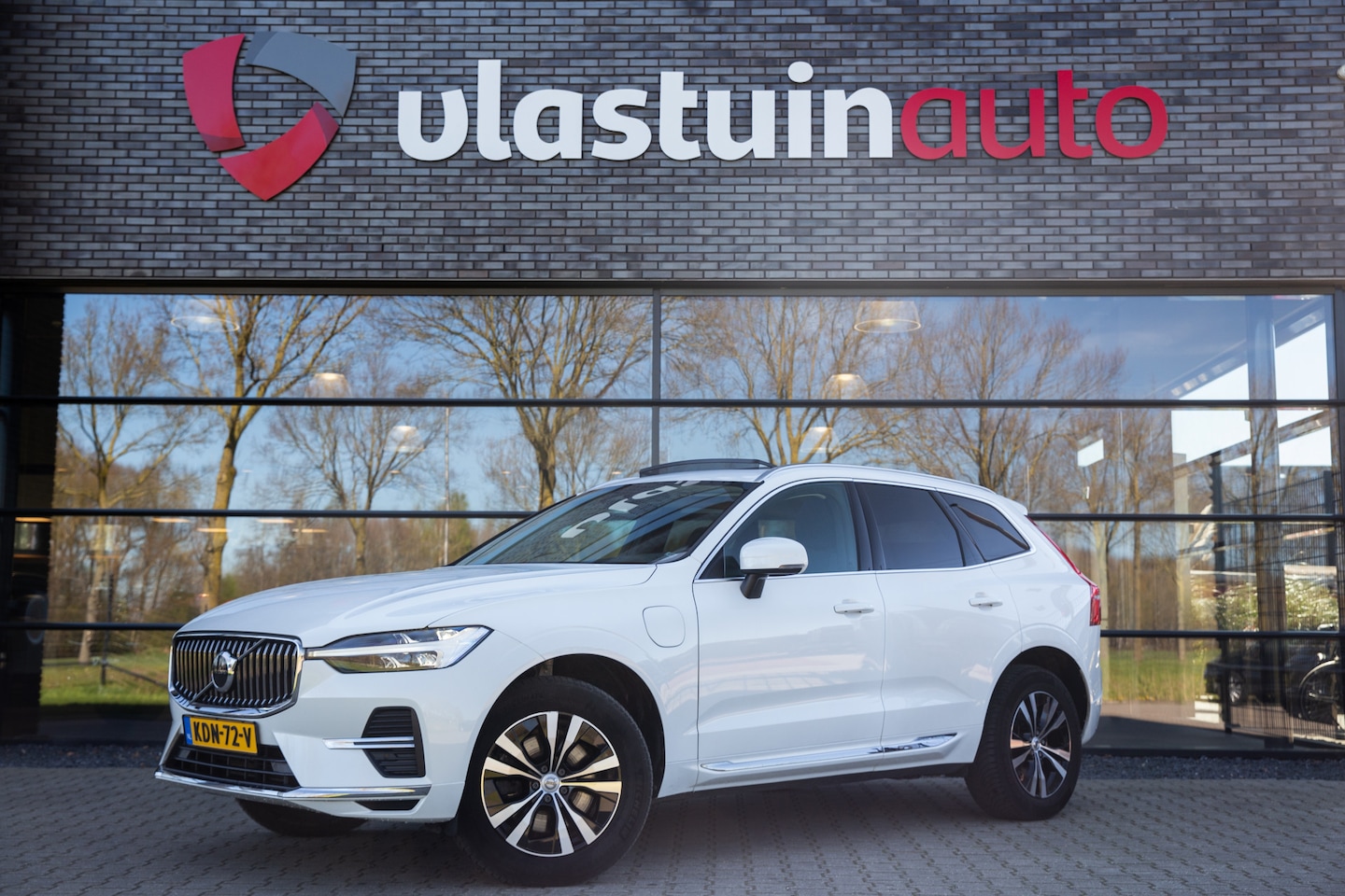 Volvo XC60 - 2.0 T8 Plug-in hybrid AWD Plus Bright 2.0 T8 Plug-in hybrid AWD Plus Bright , Panoramadak, Keyless entry, Carplay, - AutoWereld.nl