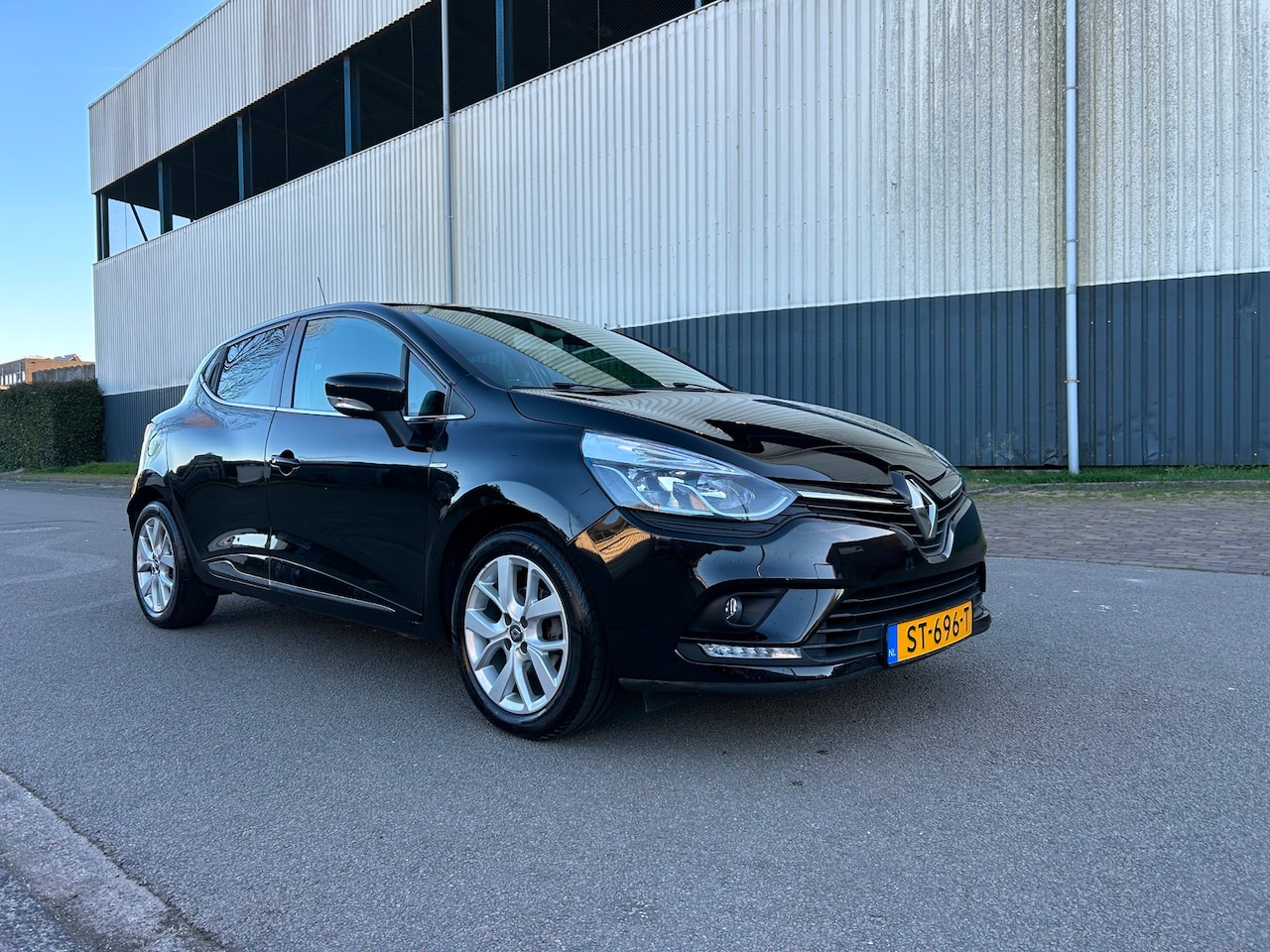 Renault Clio - 0.9 TCe Limited Navi/DAB/Bluetooth/LED/Cruise - AutoWereld.nl