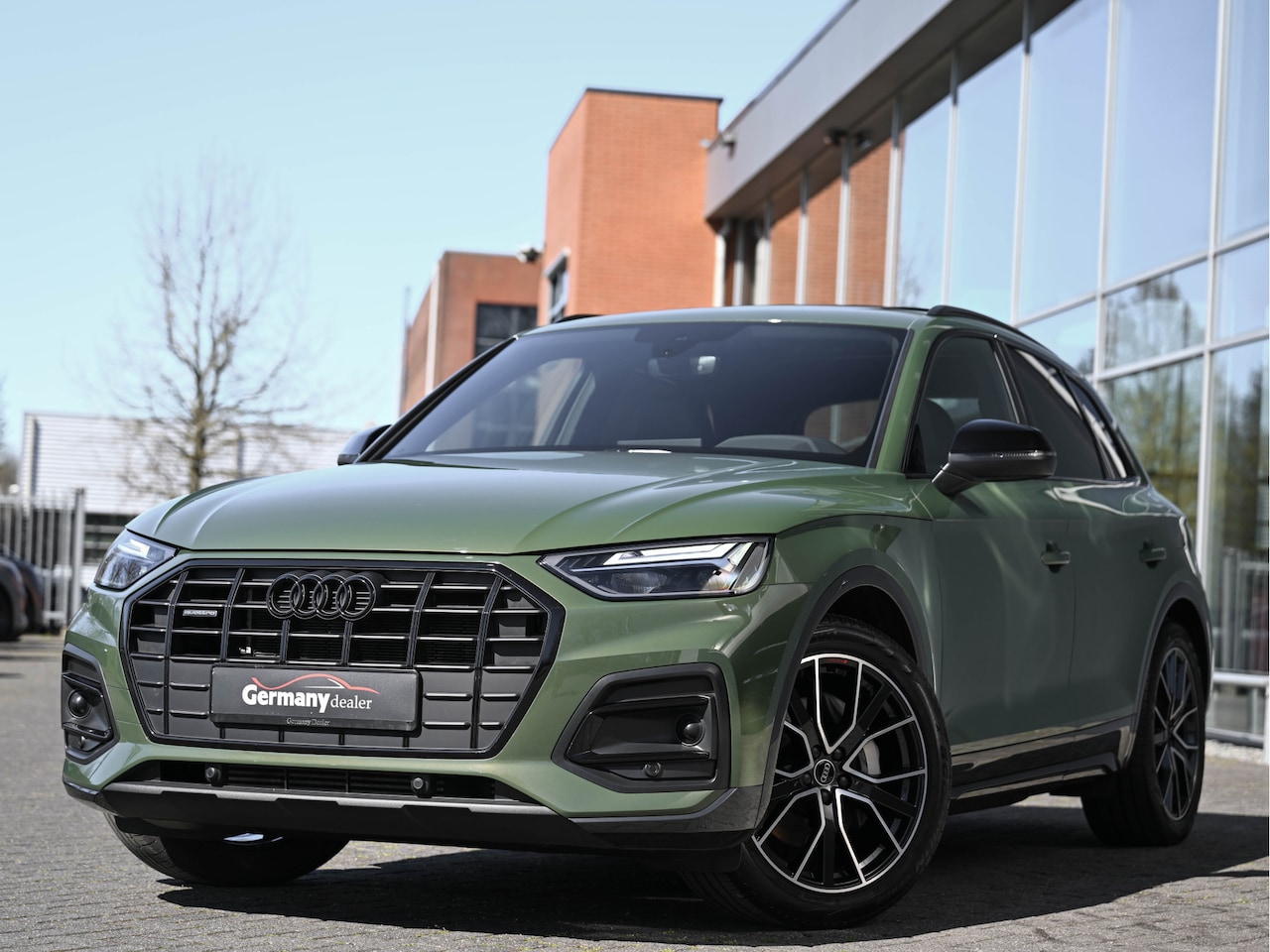 Audi Q5 - 50TFSI E 300pk Sport Quattro Luchtvering Pano Tr.Haak LED ACC El.Zetels Camera Keyless - AutoWereld.nl