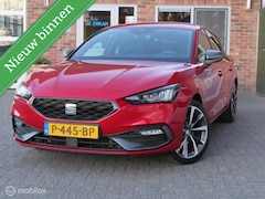 SEAT Leon - 1.5 eTSI FR Business Intense|Keyless entry/go|Sfeerverlichting|Carplay|Lane assist