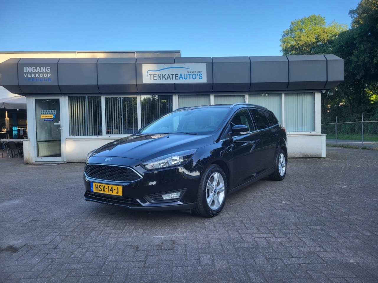 Ford Focus Wagon - 1.5 Titanium Edition Eerste eigenaar Automatische airco Stoelver - AutoWereld.nl