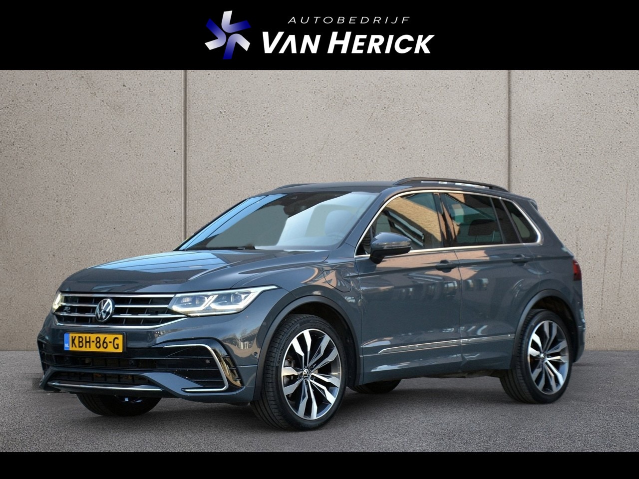Volkswagen Tiguan - 1.4 TSI eHybrid 245PK R-Line | Leder | IQ Light | Keyless - AutoWereld.nl