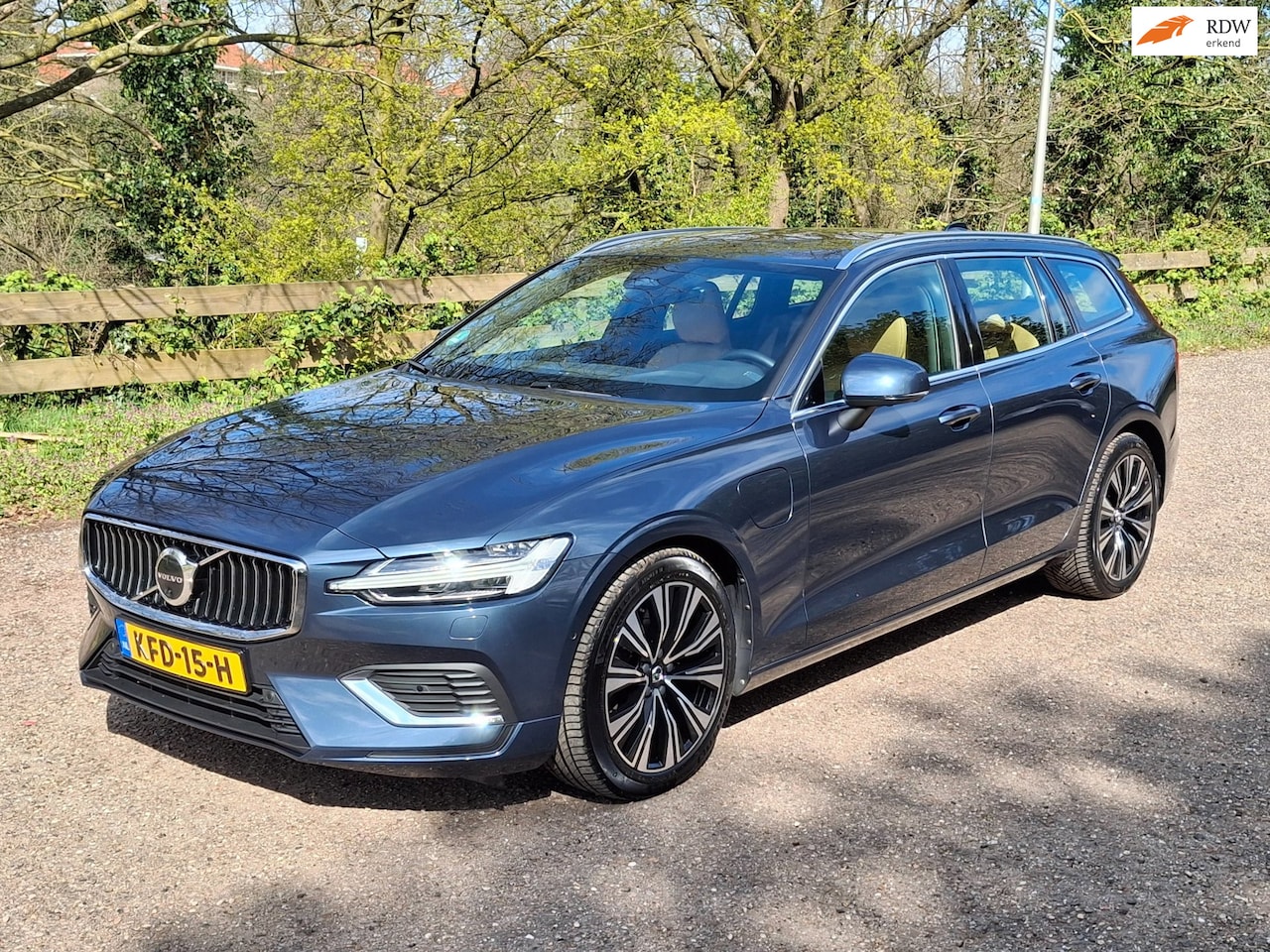 Volvo V60 - 2.0 T6 Plug-in hybrid AWD 398pk LongRange Ultimate Bright/Incl.BTW/Trekhaak/H&K - AutoWereld.nl