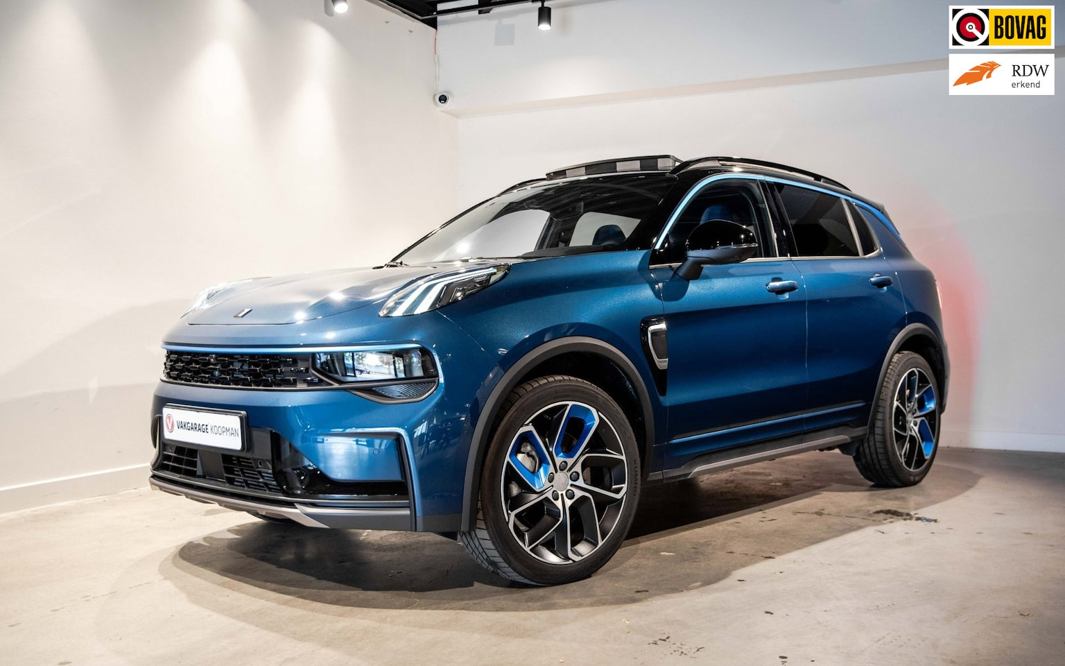 Lynk & Co 01 - 1.5 Zwarte Hemel|Pano|360 - AutoWereld.nl