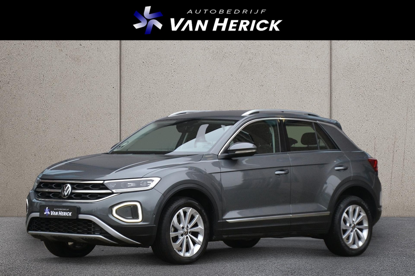 Volkswagen T-Roc - 1.5 TSI Style 150PK Automaat | ACC | Keyless | Achteruitrijcamera - AutoWereld.nl