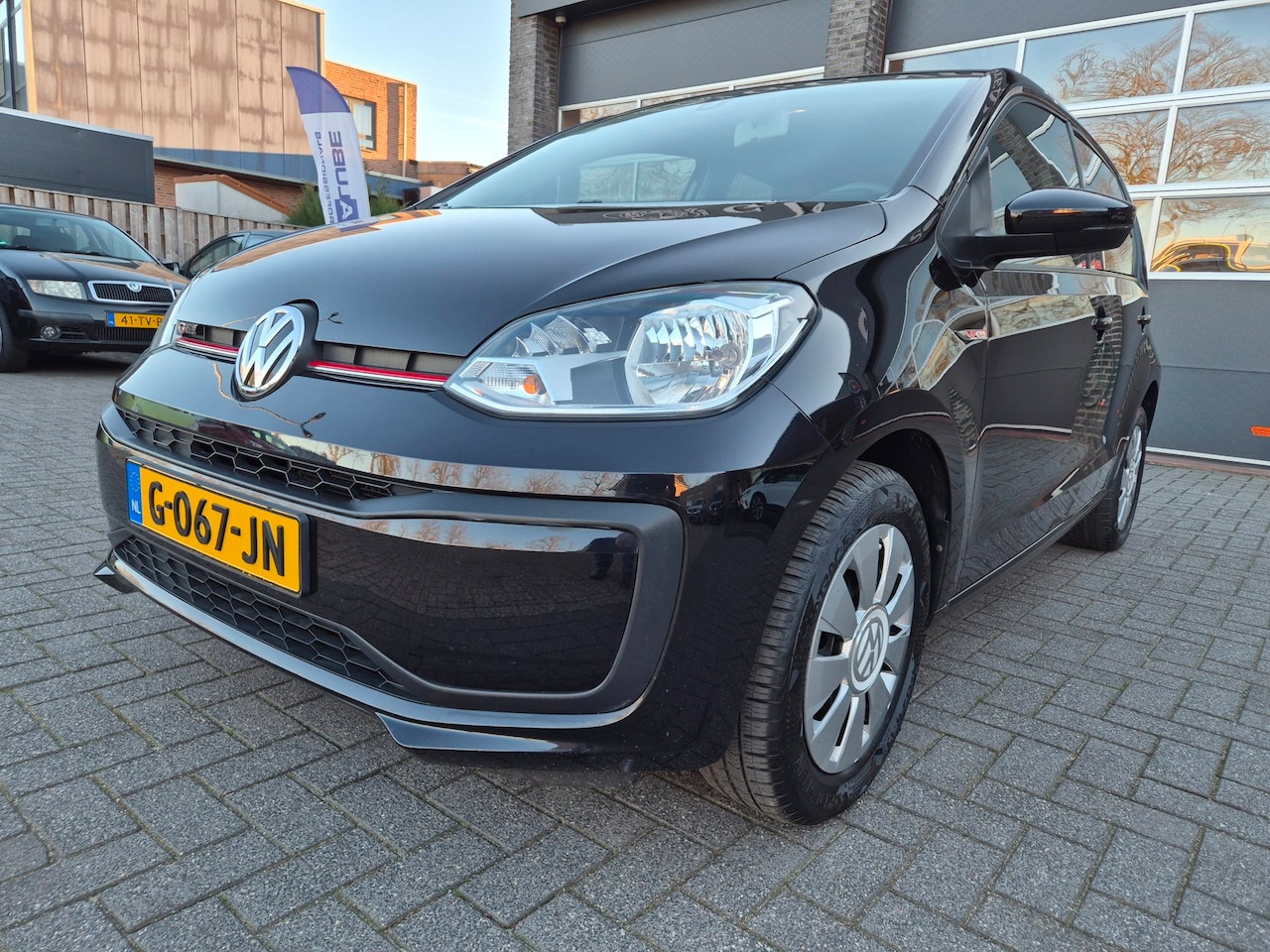 Volkswagen Up! - 1.0 BMT move up! 1.0 BMT move up! - AutoWereld.nl