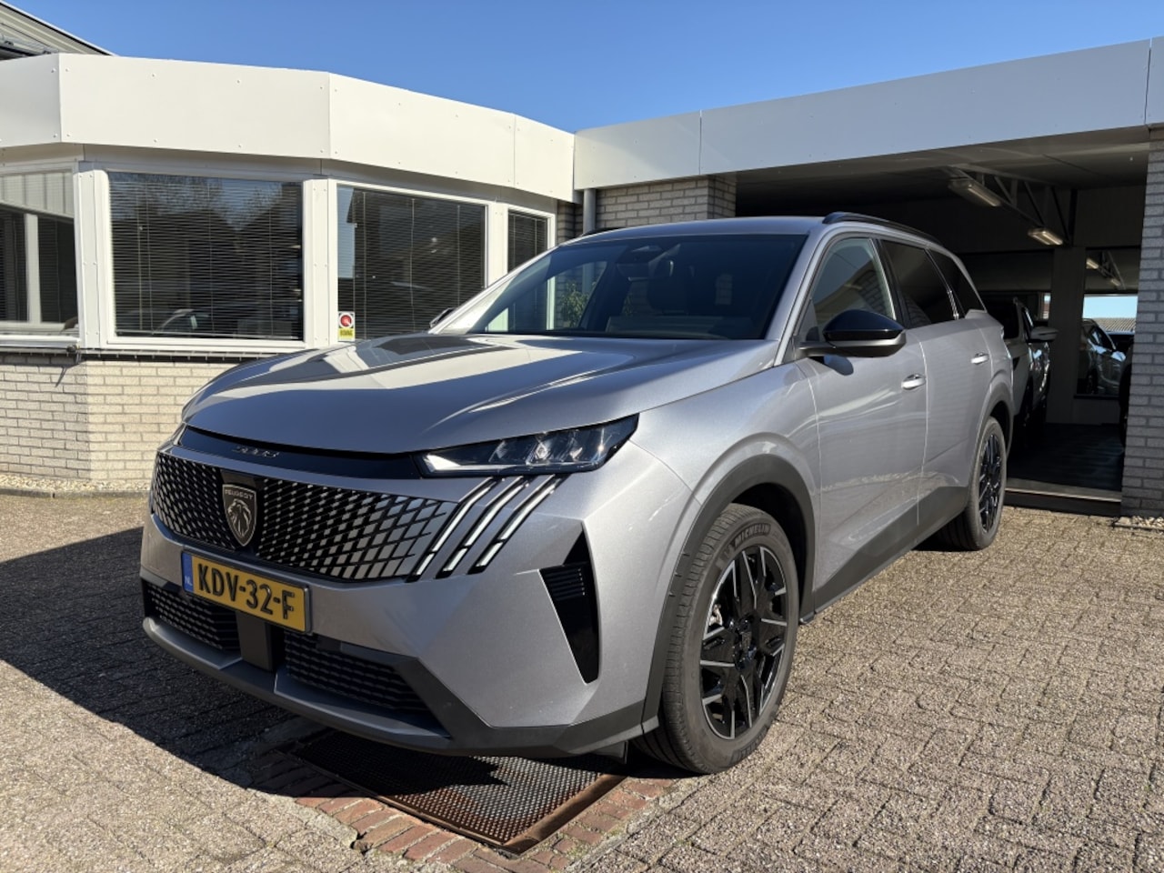 Peugeot 5008 - 1.2 Hyb 145 Allure AUTOMAAT 7 p. - AutoWereld.nl