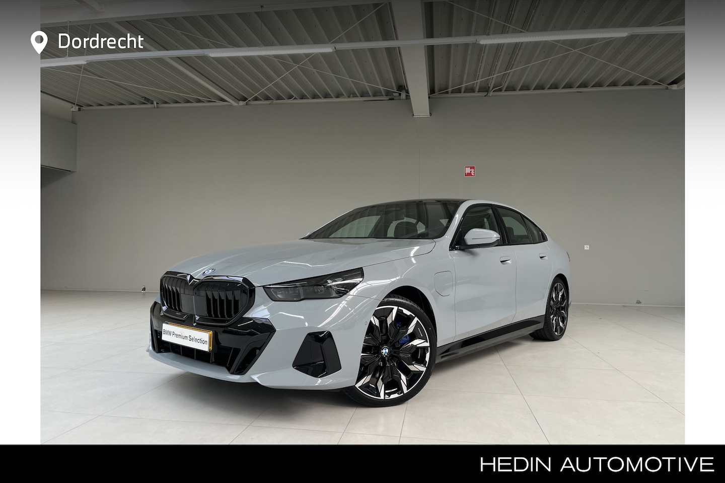 BMW 5-serie - 550e xDrive I M Sportpakket I M Sportpakket Pro I Innovation Pack I Travel Pack I Glazen P - AutoWereld.nl