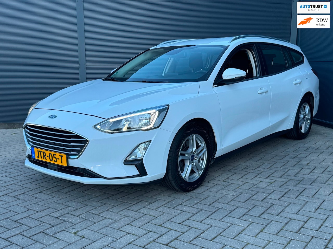 Ford Focus Wagon - 1.0 EcoBoost Titanium / Carplay / Navi - AutoWereld.nl