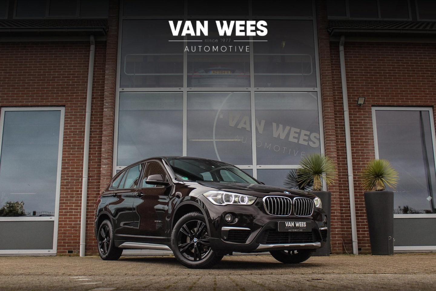 BMW X1 - sDrive18i Centennial High Executive X-line | 2e eigenaar | Stuurverwarming | LED | Stoelve - AutoWereld.nl