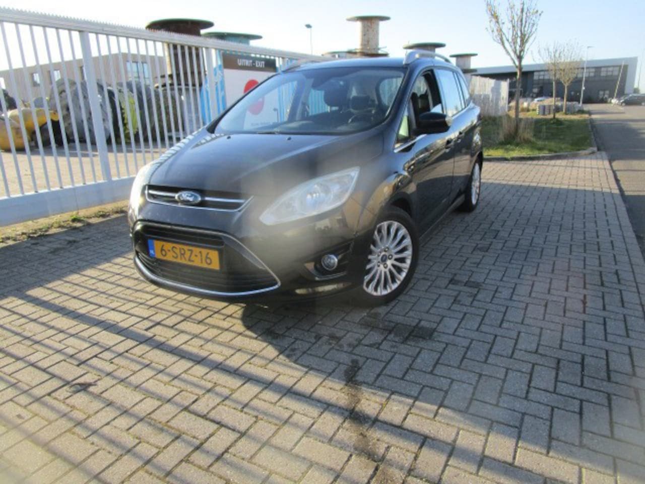 Ford Grand C-Max - 1.0 Titanium 6 Persoons - AutoWereld.nl