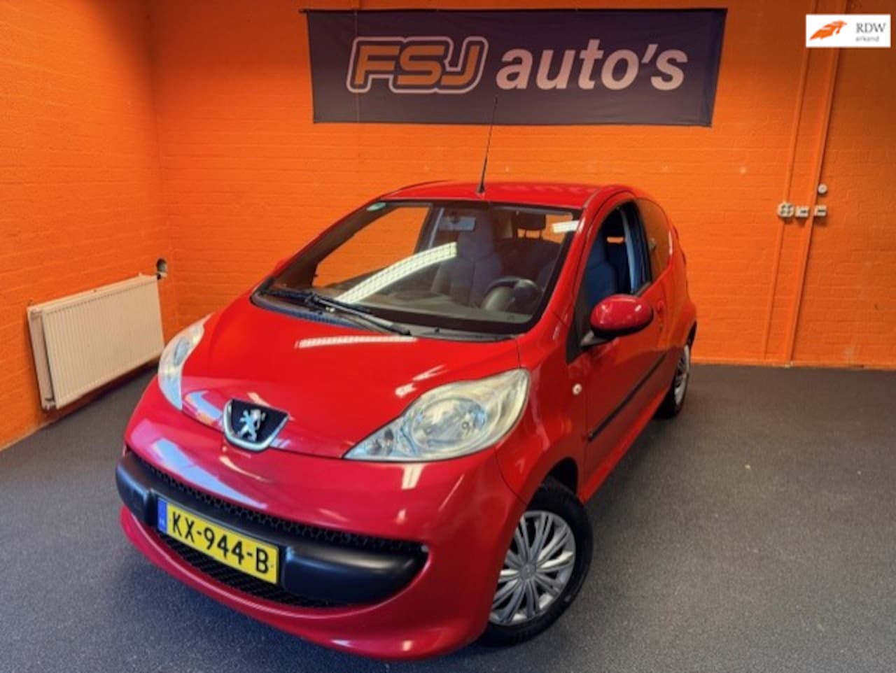 Peugeot 107 - 1.0 12V / 3 DEURS / SPORT / AIRCO / APK 26-02-2027!! - AutoWereld.nl