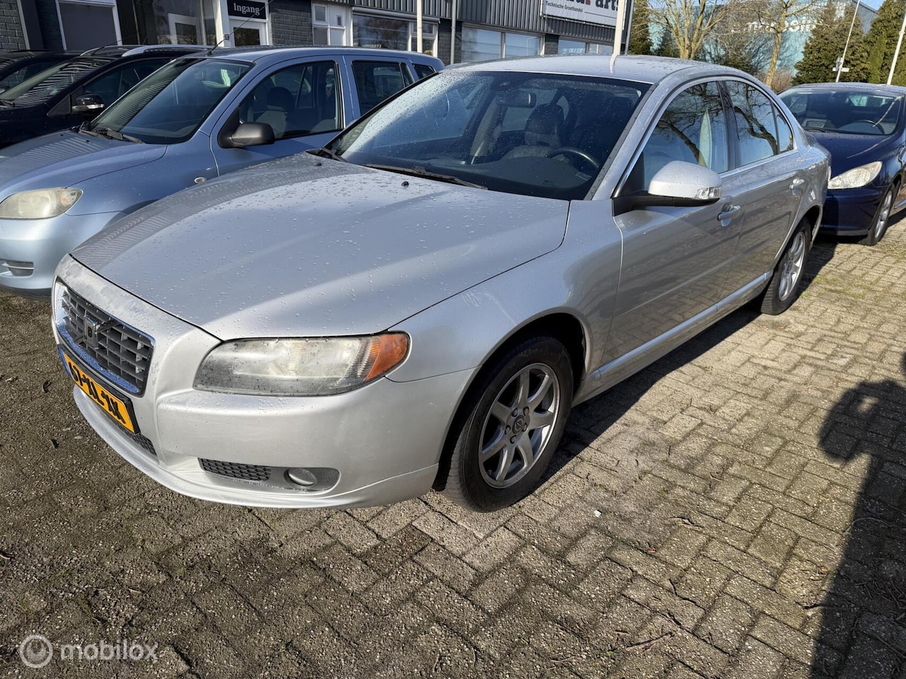 VOLVO S80
